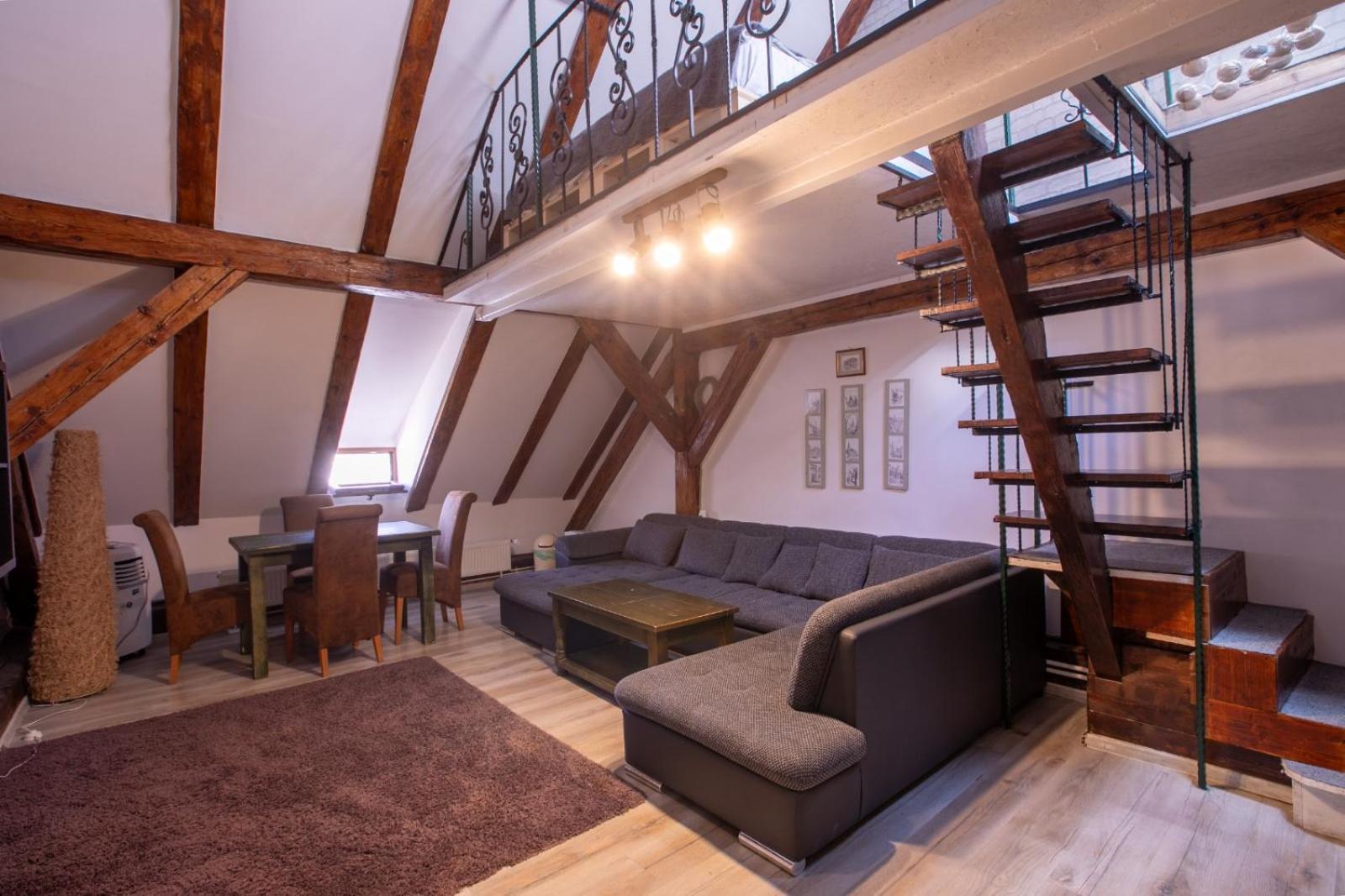 4 Rooms Piata Sfatului Braszów Zewnętrze zdjęcie