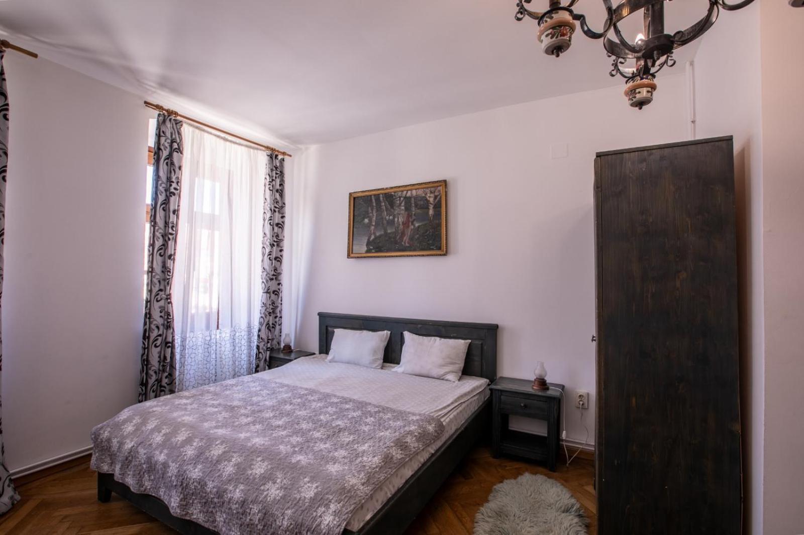 4 Rooms Piata Sfatului Braszów Zewnętrze zdjęcie