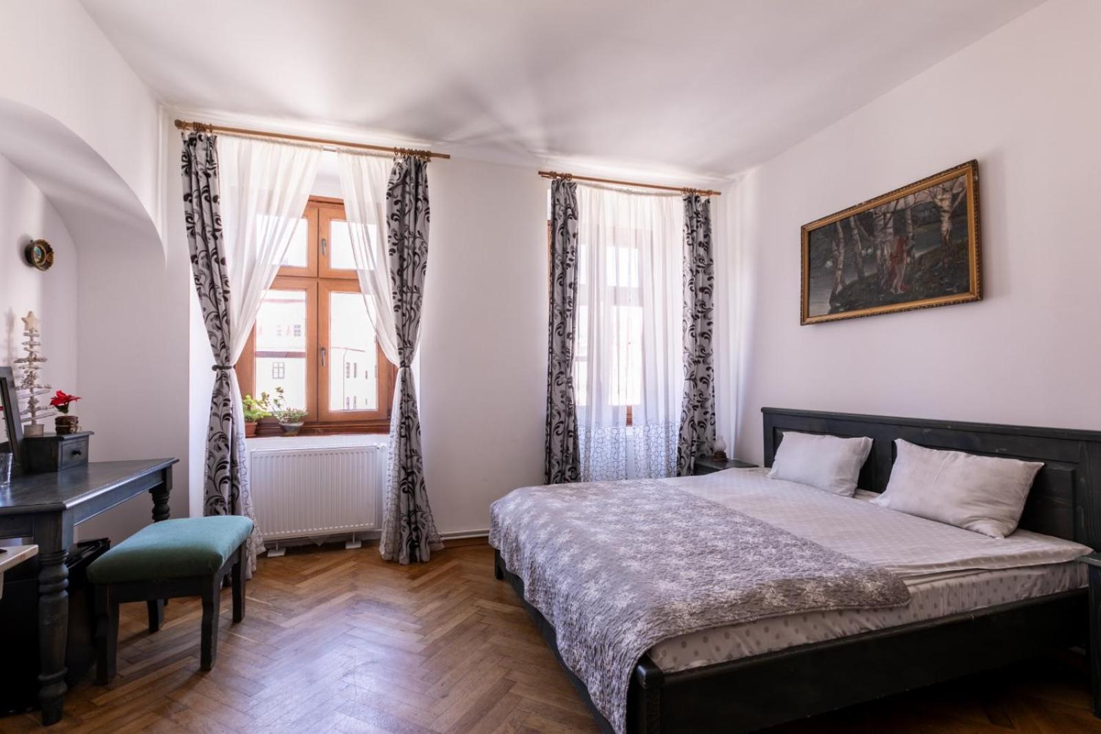 4 Rooms Piata Sfatului Braszów Zewnętrze zdjęcie