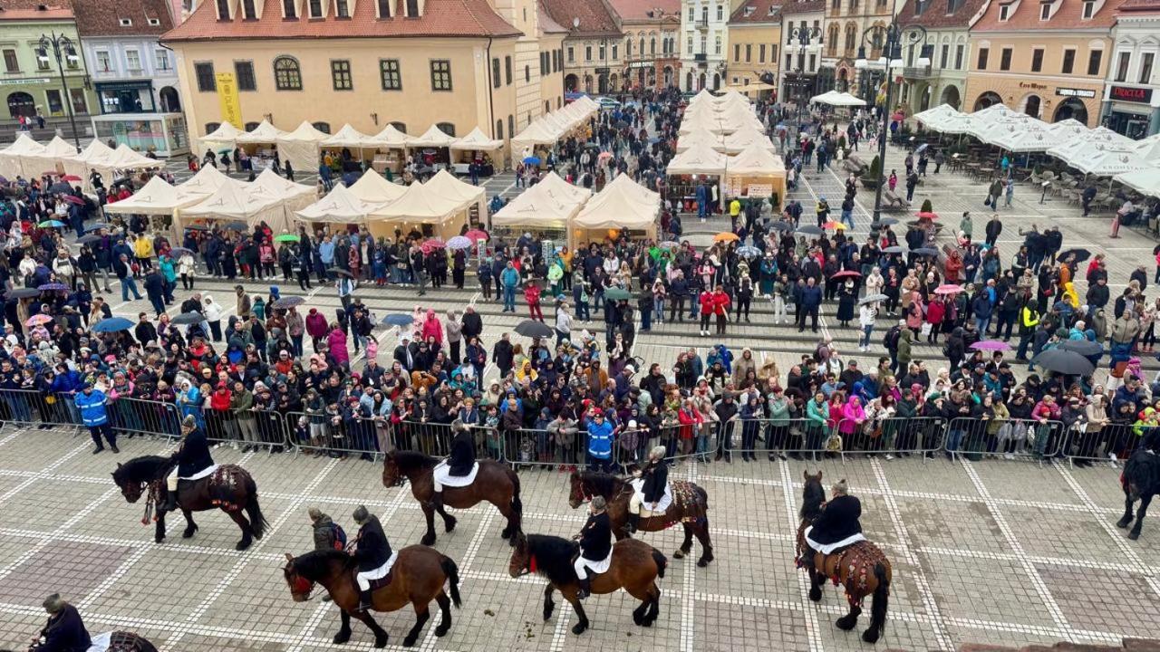4 Rooms Piata Sfatului Braszów Zewnętrze zdjęcie