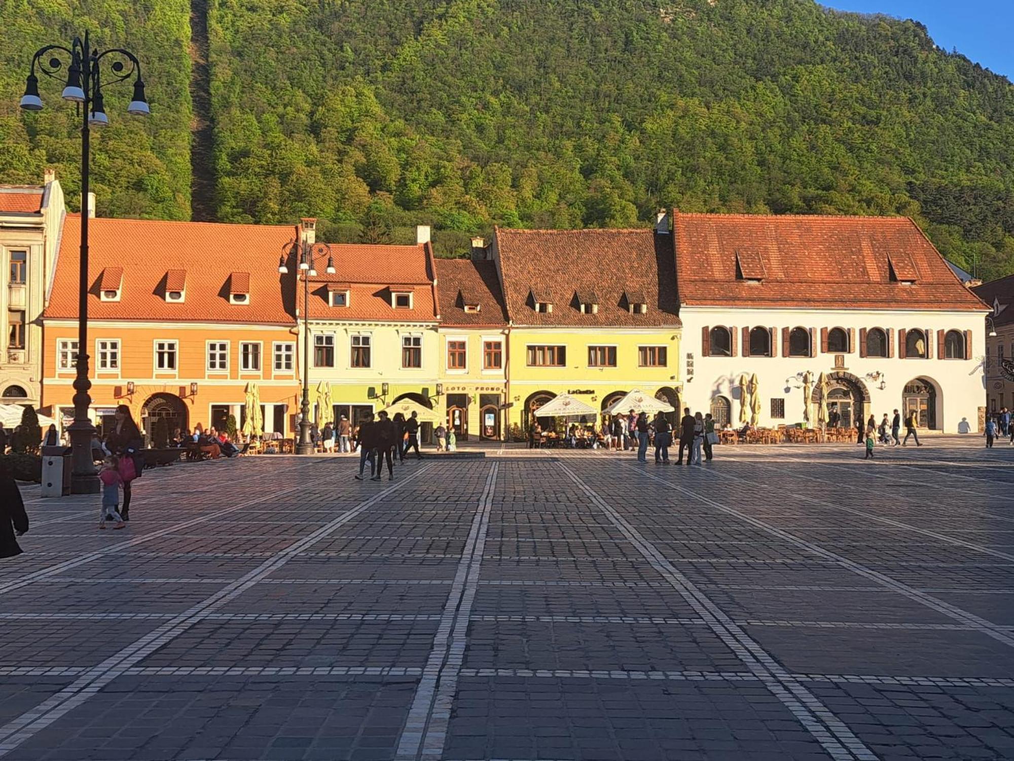 4 Rooms Piata Sfatului Braszów Zewnętrze zdjęcie