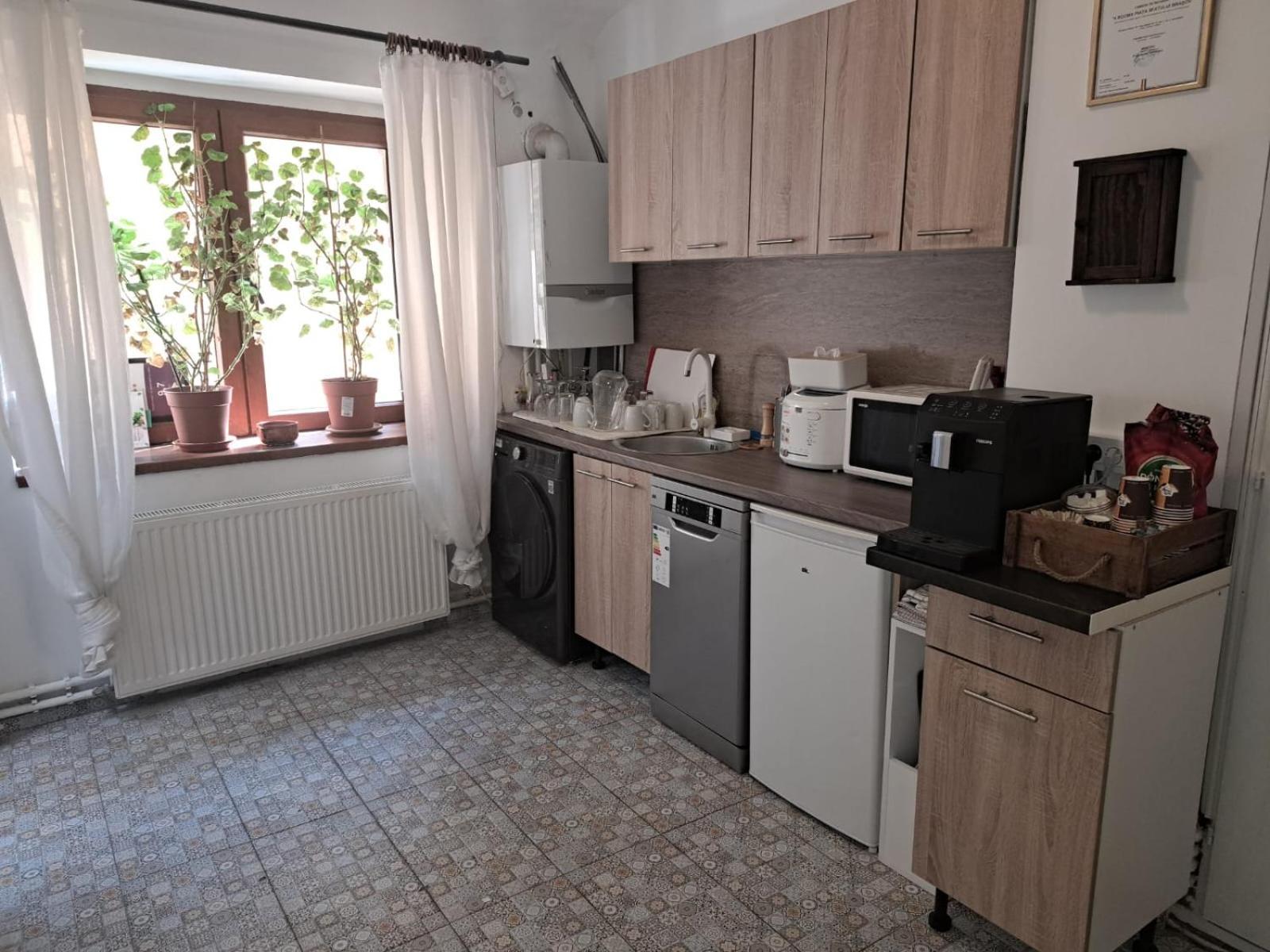 4 Rooms Piata Sfatului Braszów Zewnętrze zdjęcie