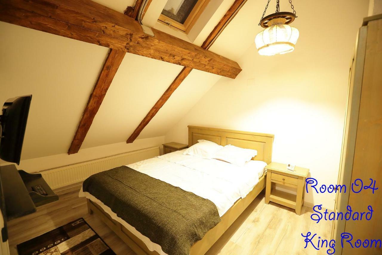 4 Rooms Piata Sfatului Braszów Zewnętrze zdjęcie